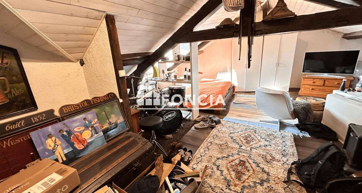Belle maison de caractère idéalement située en centre-ville - photo 7
