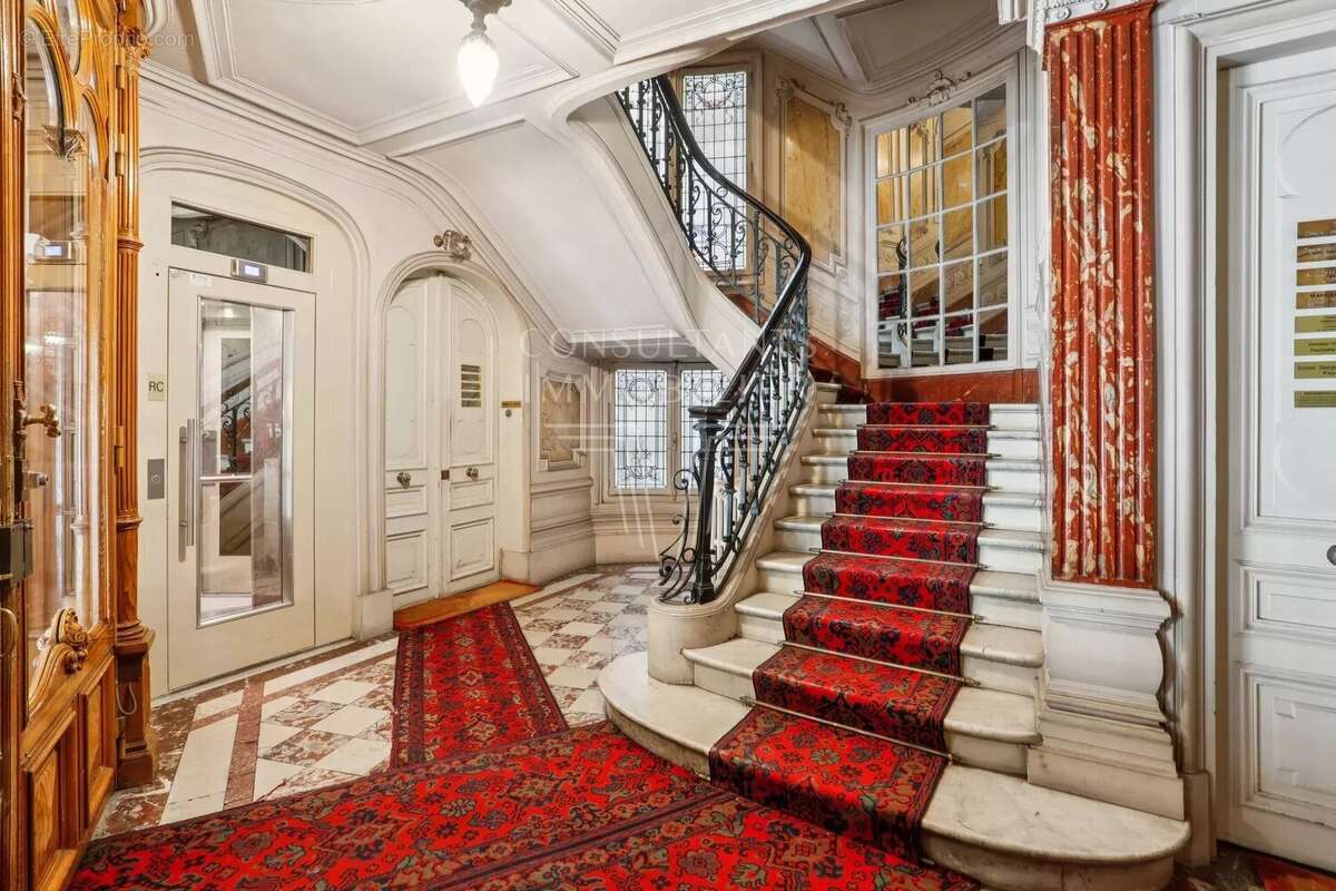 Appartement à PARIS-17E