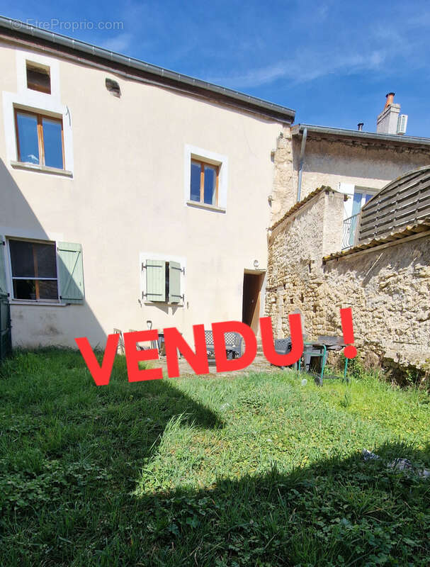 Appartement à SORCY-SAINT-MARTIN