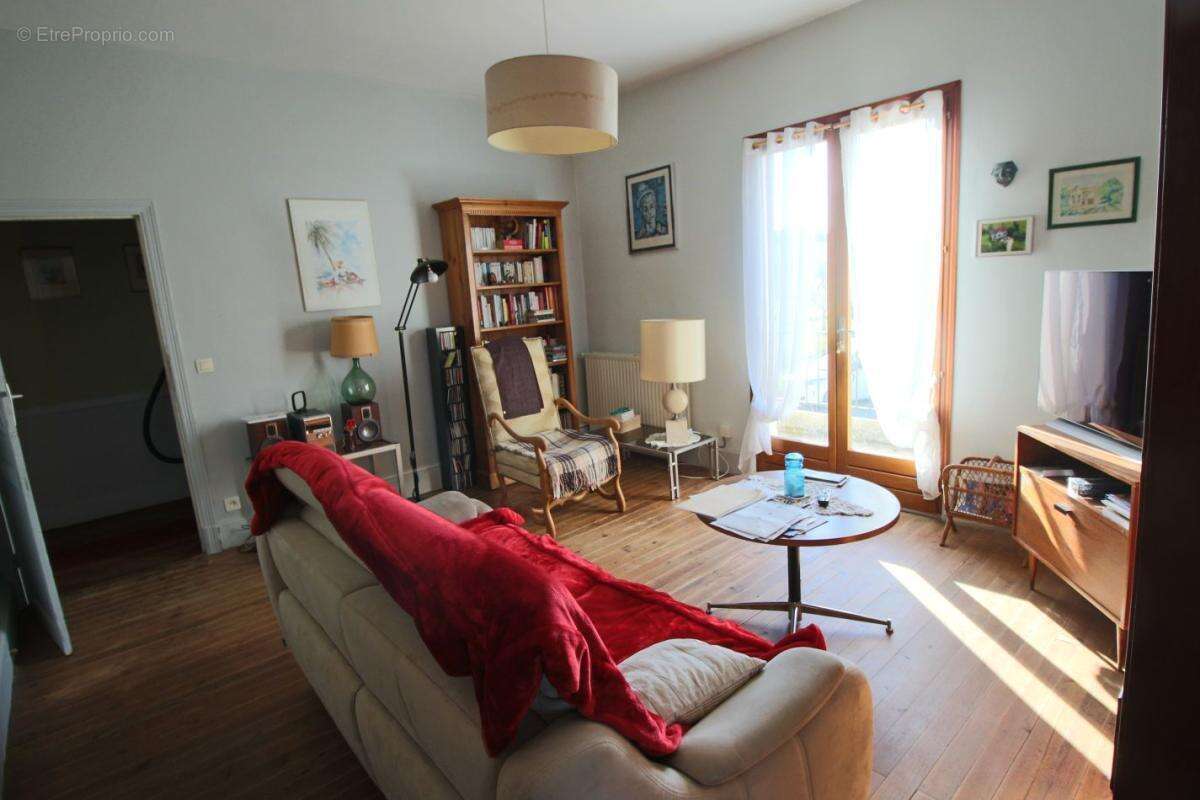 Maison à PUY-L'EVEQUE