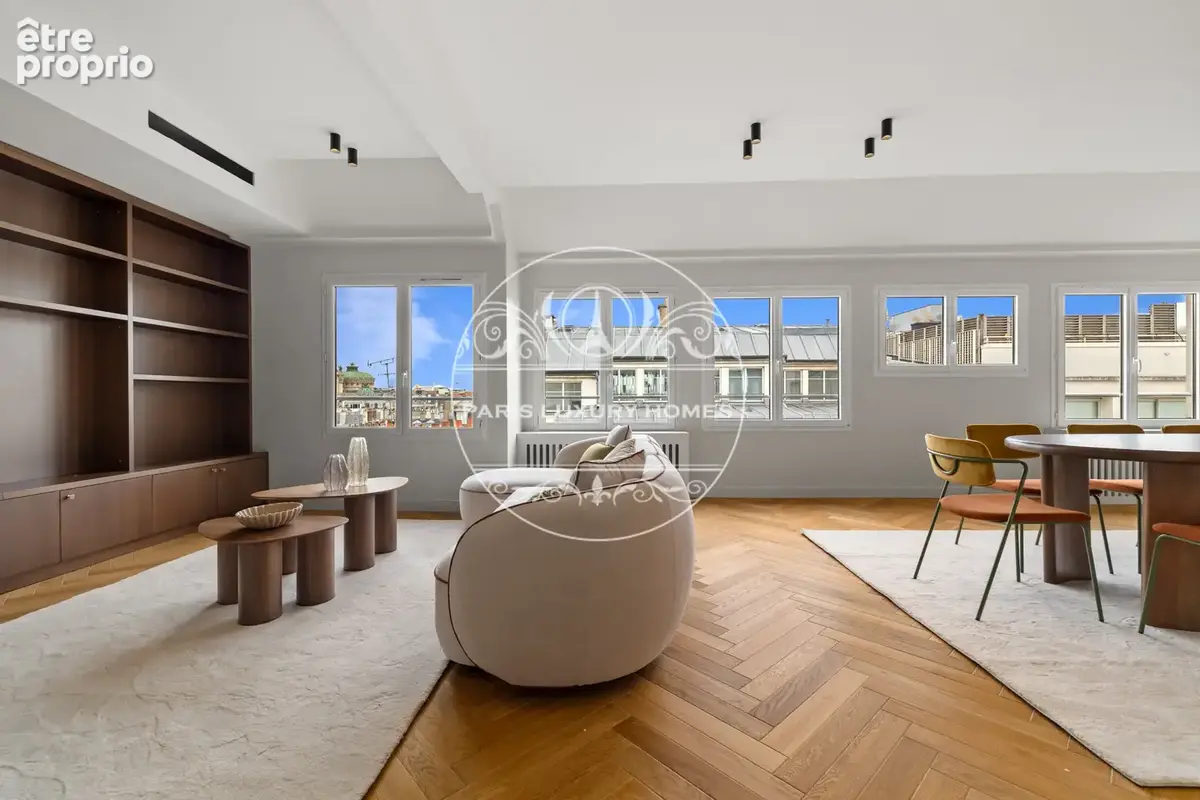 Magnifique duplex rénové avec vue à Paris 8ème ! - photo 3