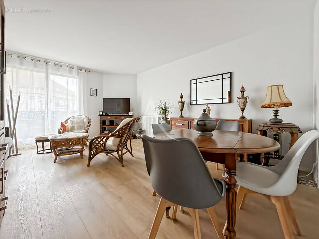 Appartement à JOUY-LE-MOUTIER