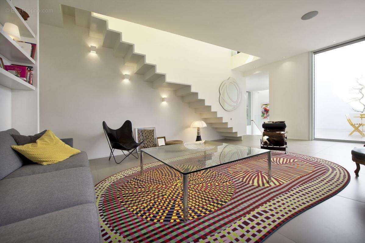 Maison 335 m² à Nimes  - photo 2