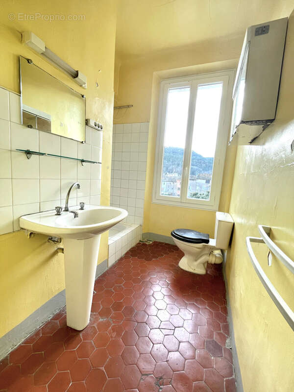 Immeuble de 5 appartements, jardin terrasse et garage, salernes centre, le var (83) ideal investisseur - photo 17