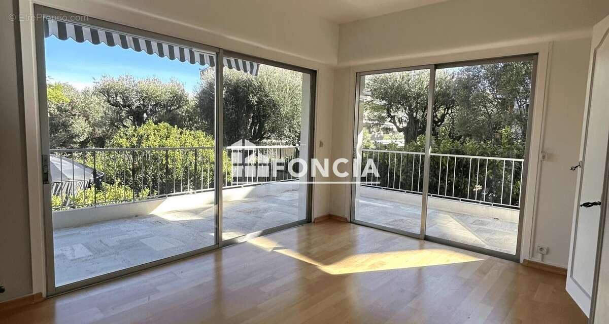 Appartement à ROQUEBRUNE-CAP-MARTIN