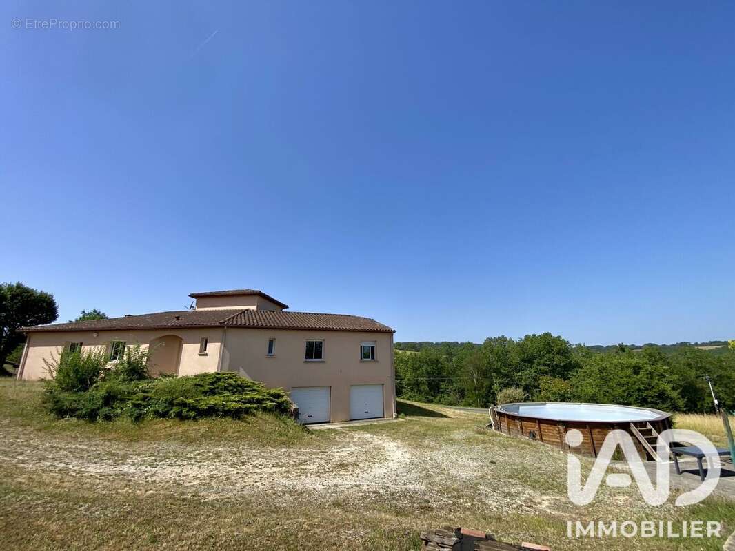 Maison 175 m² à Saint-Cybranet  - photo 2
