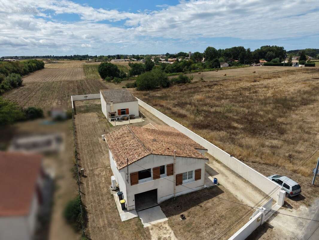 Maison à CORME-ECLUSE