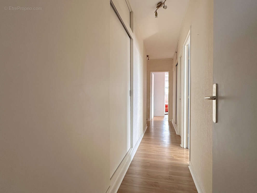 Appartement T4 de 88 m2, 3 chambres, loggia et parking - photo 14