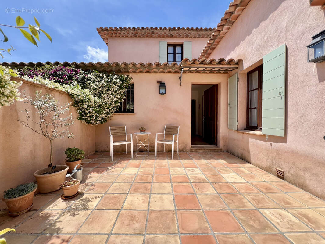 Maison à PLAN-DE-LA-TOUR