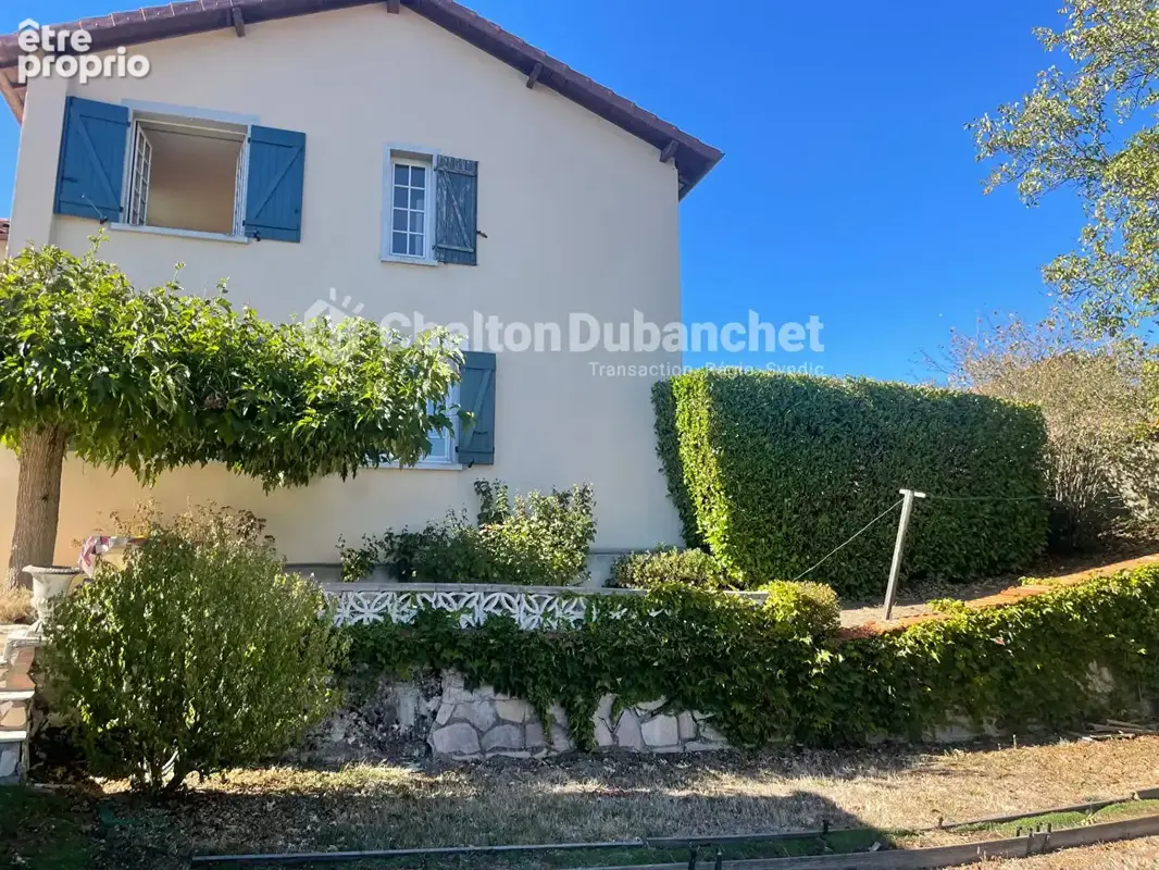 Maison 9 pièces 265 m² à vendre à Saint-Just-La-Pendue (42540) - photo 2