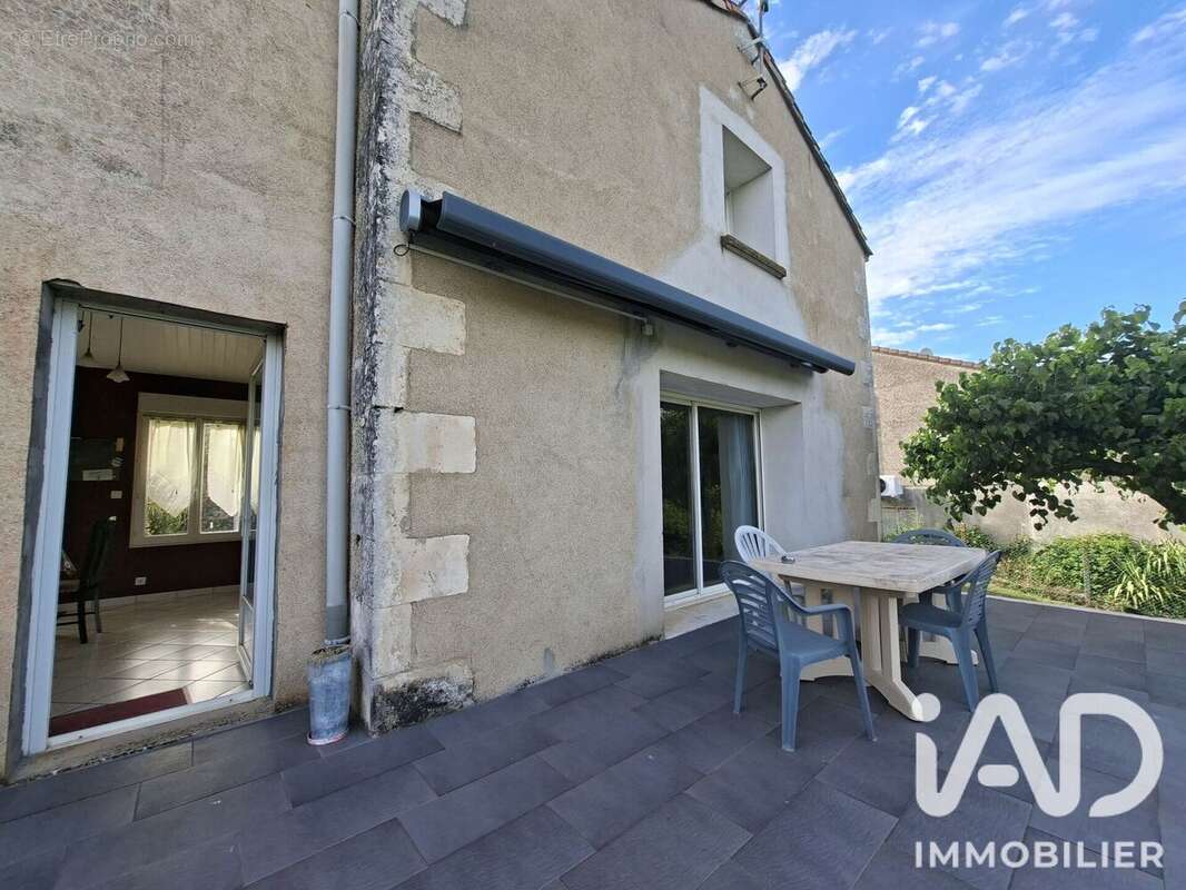 Photo 2 - Maison à VOUNEUIL-SOUS-BIARD