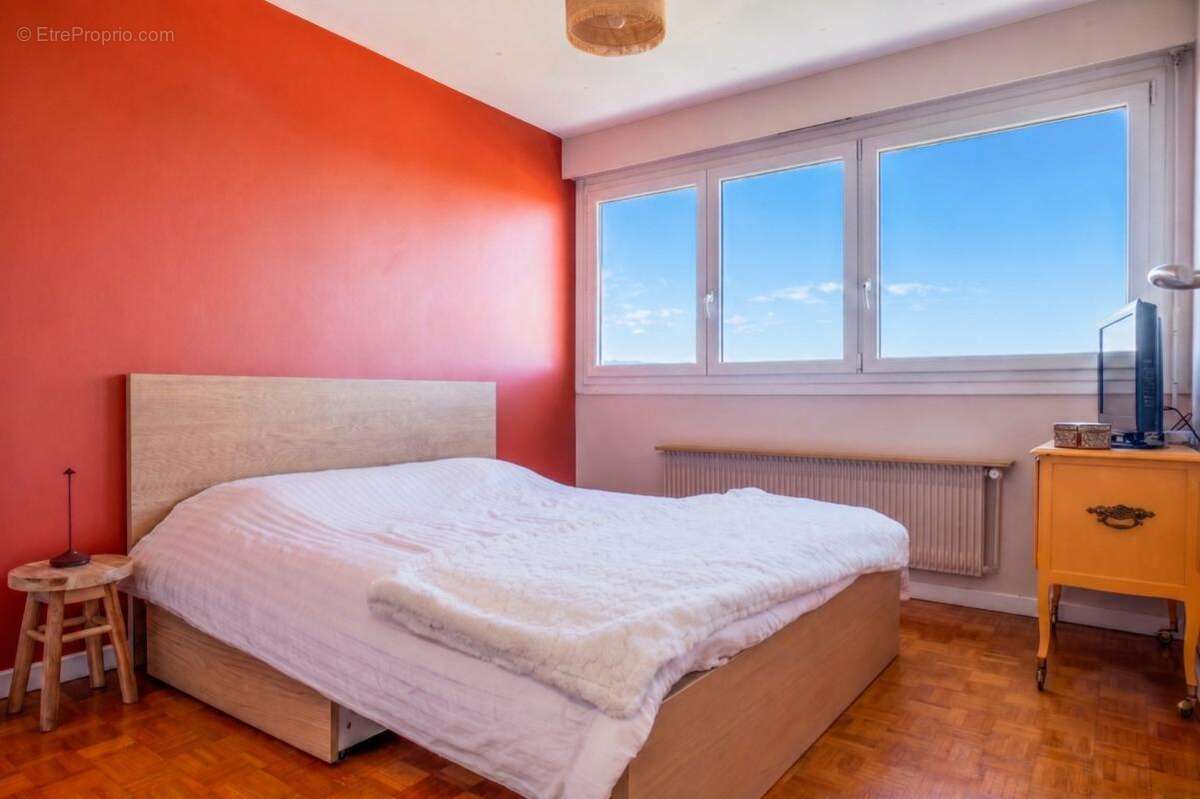 Attique traversant – Vue panoramique Mont-Blanc & Jura – 101 m² – Dernier étage - photo 6