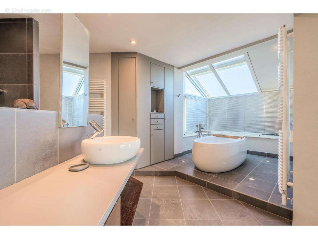 Maison 213 m² à Bossey  - photo 16