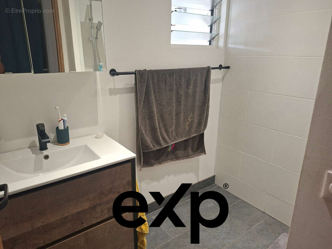 Maison 63 m² à Le Port  - photo 5