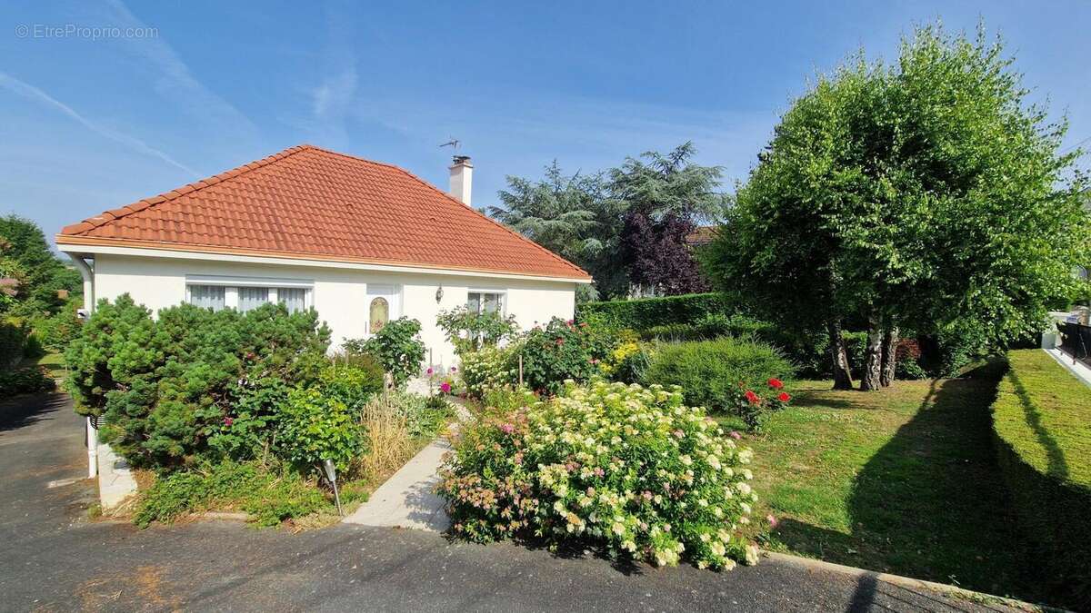 Photo 2 - Maison à CHATELLERAULT