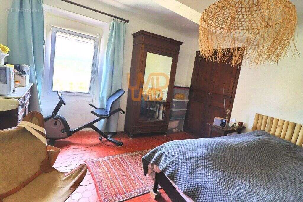 Maison à POURRIERES