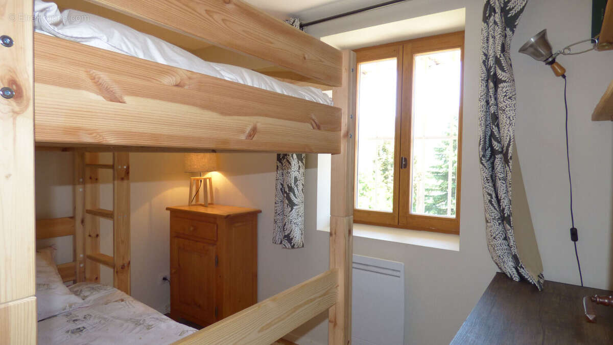 Maison à LES ALLUES