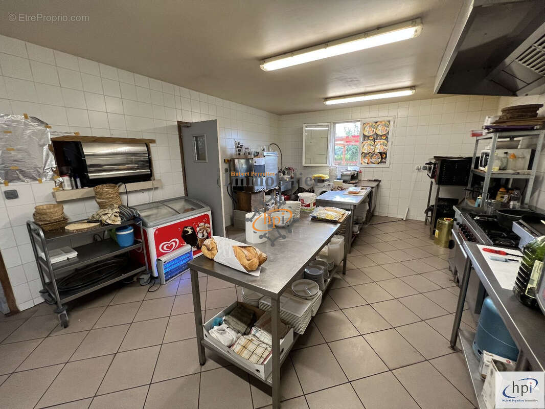 Commerce à MONTLAUR