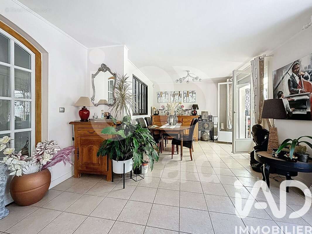 Photo 3 - Maison à PONTAULT-COMBAULT