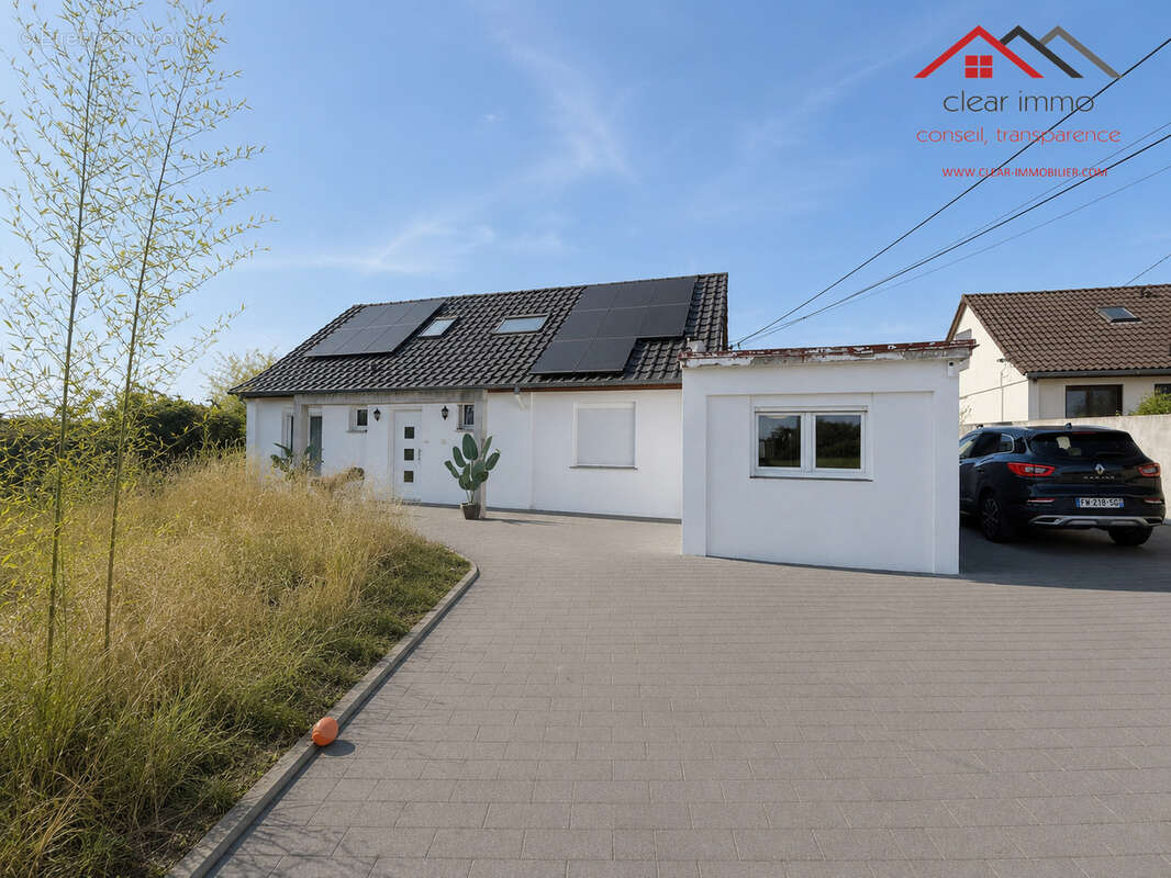 Maison individuelle de 130 m2 sur un terrain de 20 ares   Nombreuses dépendances - photo 9
