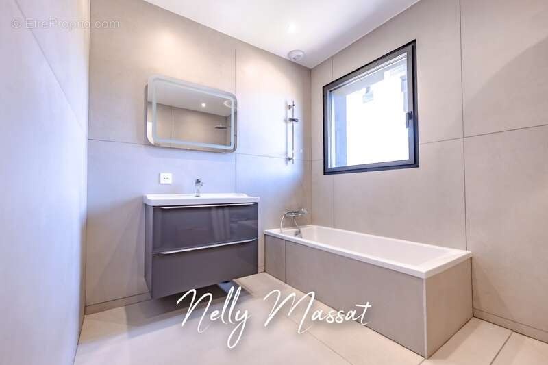 Maison à GRESY-SUR-AIX