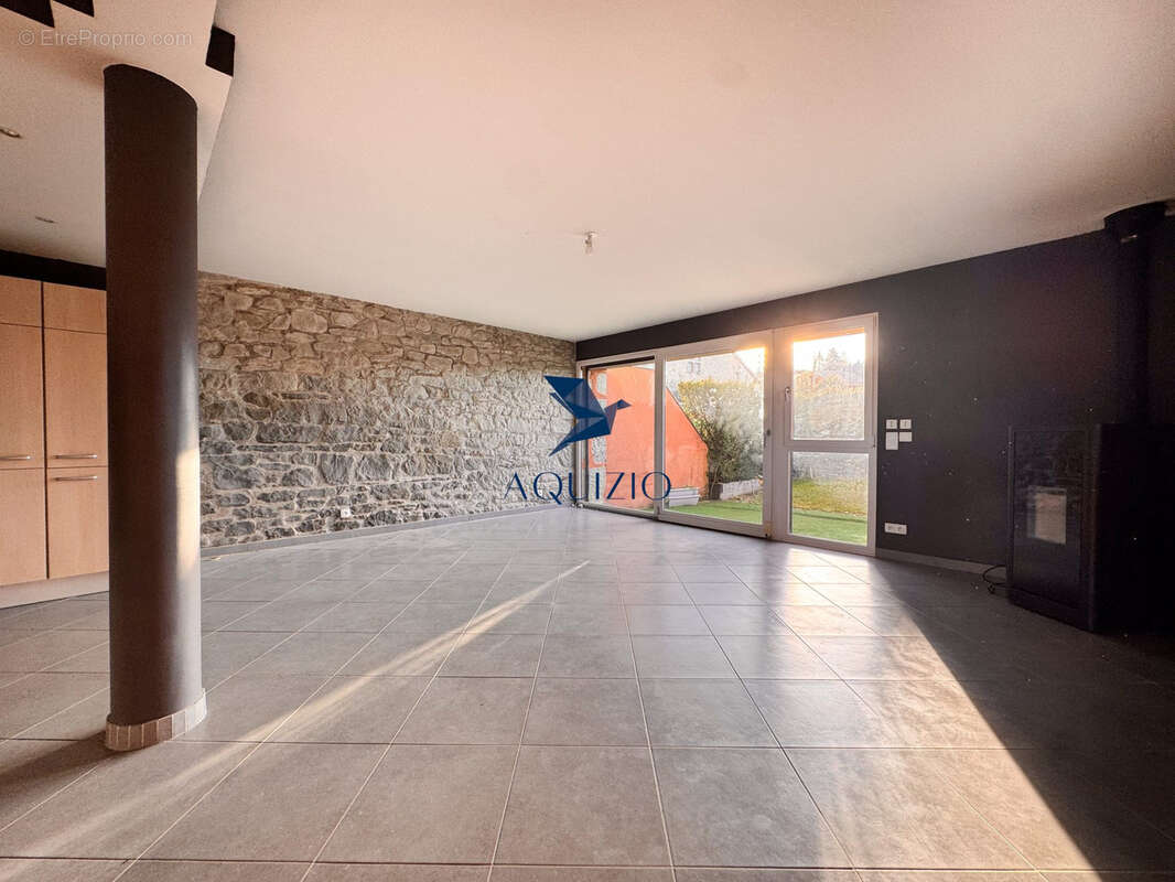 Appartement à LA ROCHE-SUR-FORON