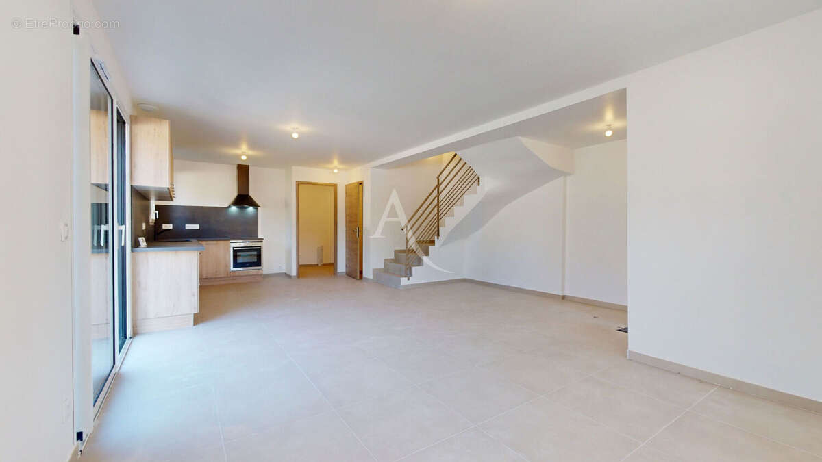 Maison à VALLIERES