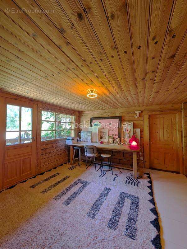 Chalet de 1798 entièrement rénové — refuge d'exception aux Aravis - photo 11