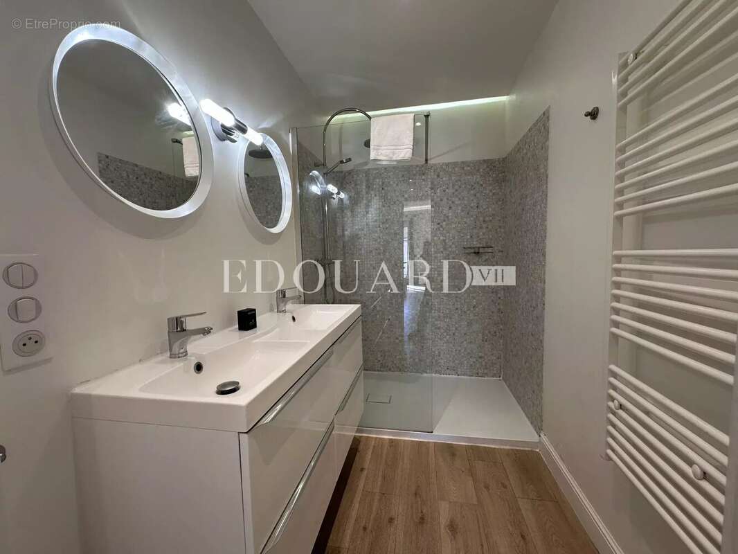 Appartement à ROQUEBRUNE-CAP-MARTIN