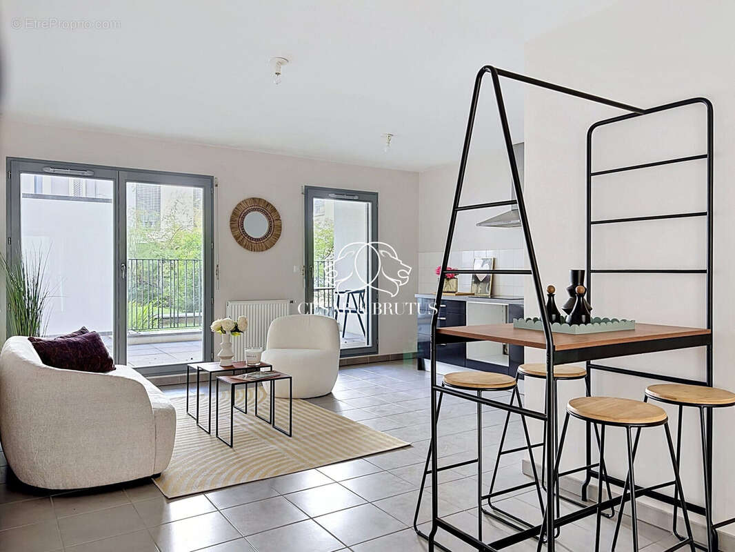 Appartement à NEUVILLE-SUR-SAONE