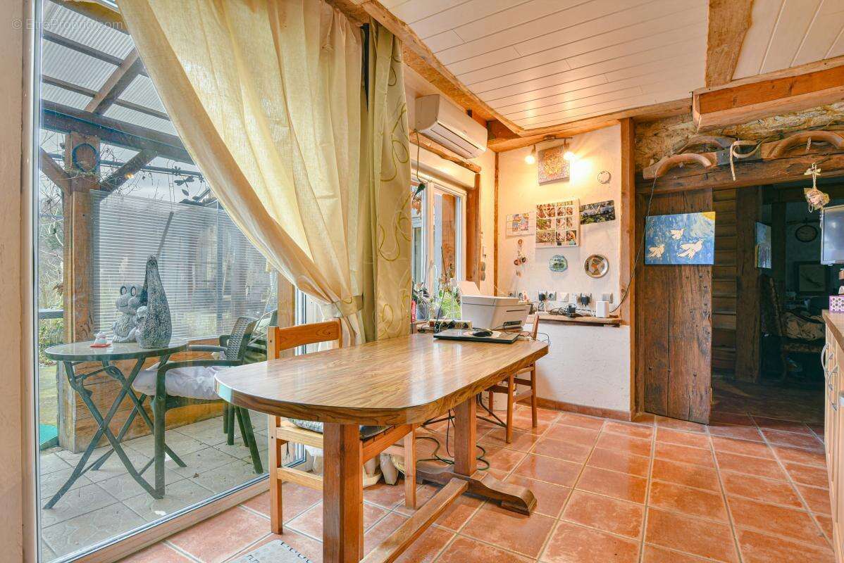 Maison 220 m² à Champagnac-La-Riviere  - photo 6