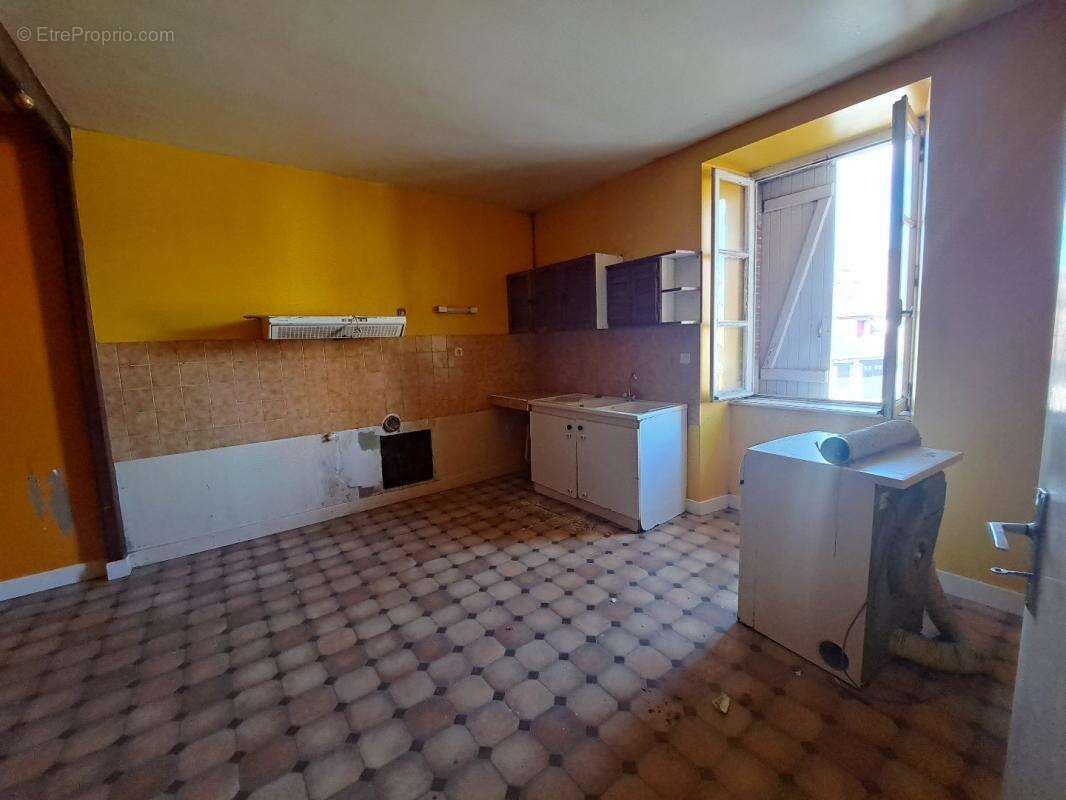 Maison à BENAYES