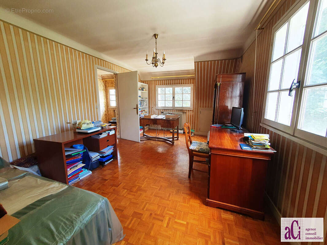 Maison à L&#039;HAY-LES-ROSES