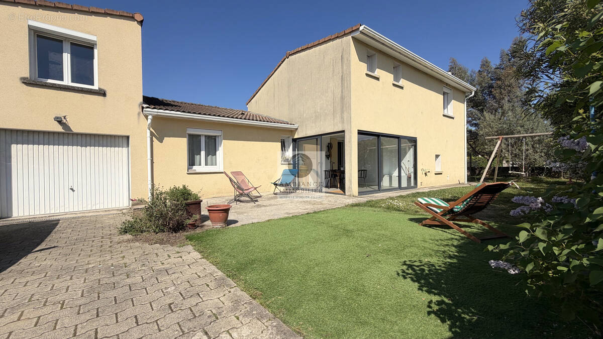 Maison à GUILHERAND-GRANGES