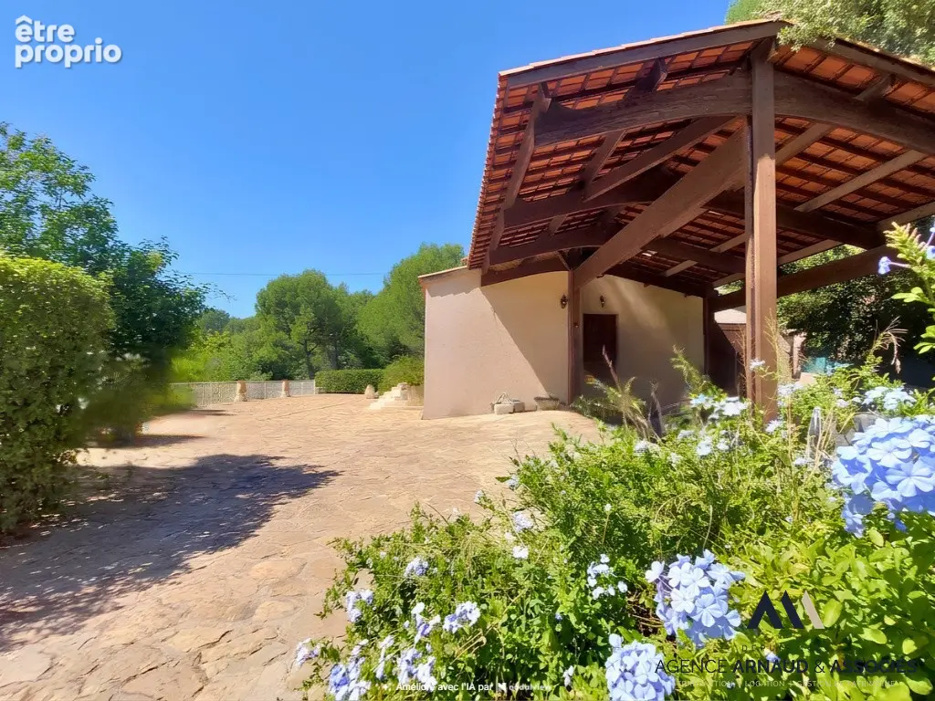 Propriété avec vue dégagée sur un terrain en restanques avec piscine et 2 logements indépendants - photo 24