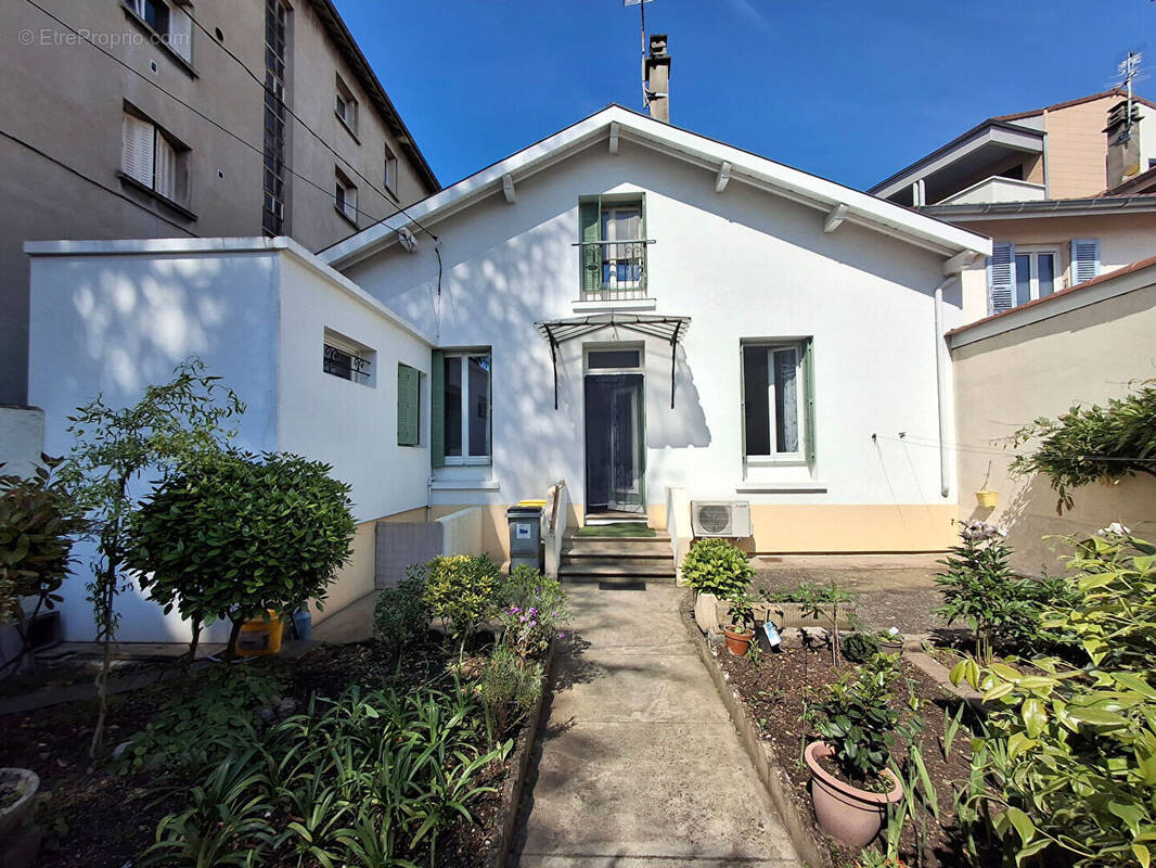 Maison à ROMANS-SUR-ISERE