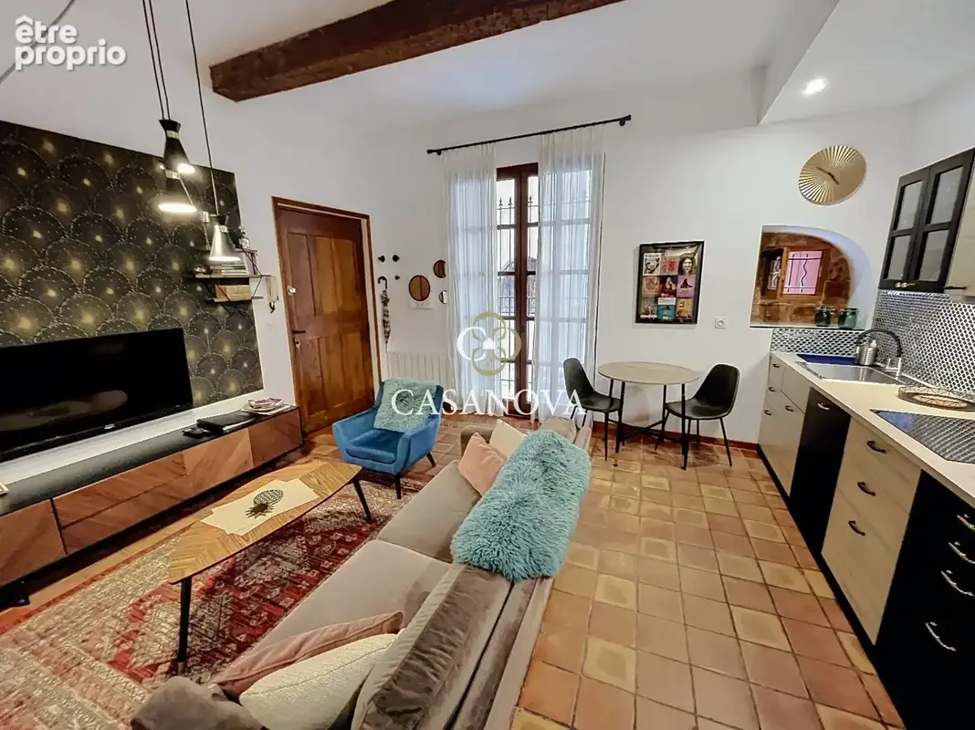 PEZENAS  Charme de l'ancien et rénovation de qualité au cur du centre historique - photo 5