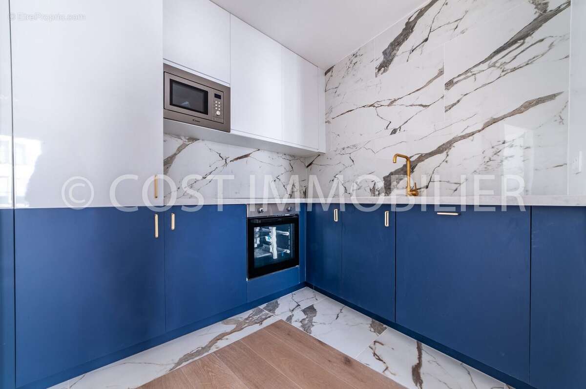 Appartement à COURBEVOIE