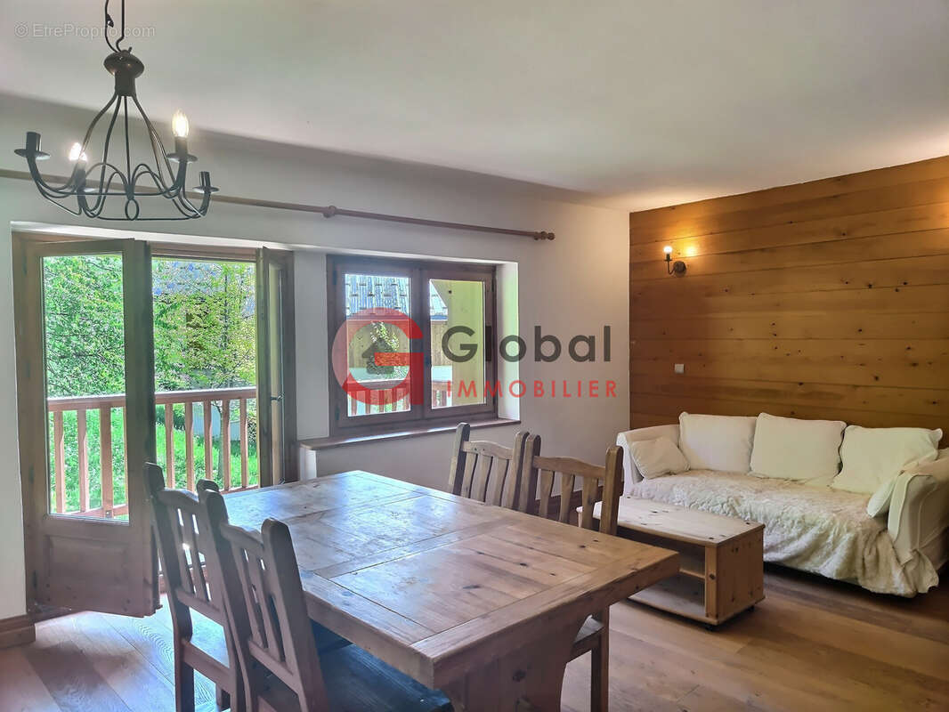 Appartement à LES ALLUES