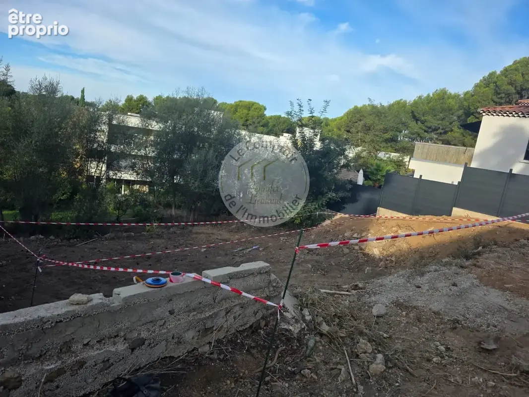 Terrain a vendre les 3 lucs 560m2 avec permis de constuire purge - photo 2