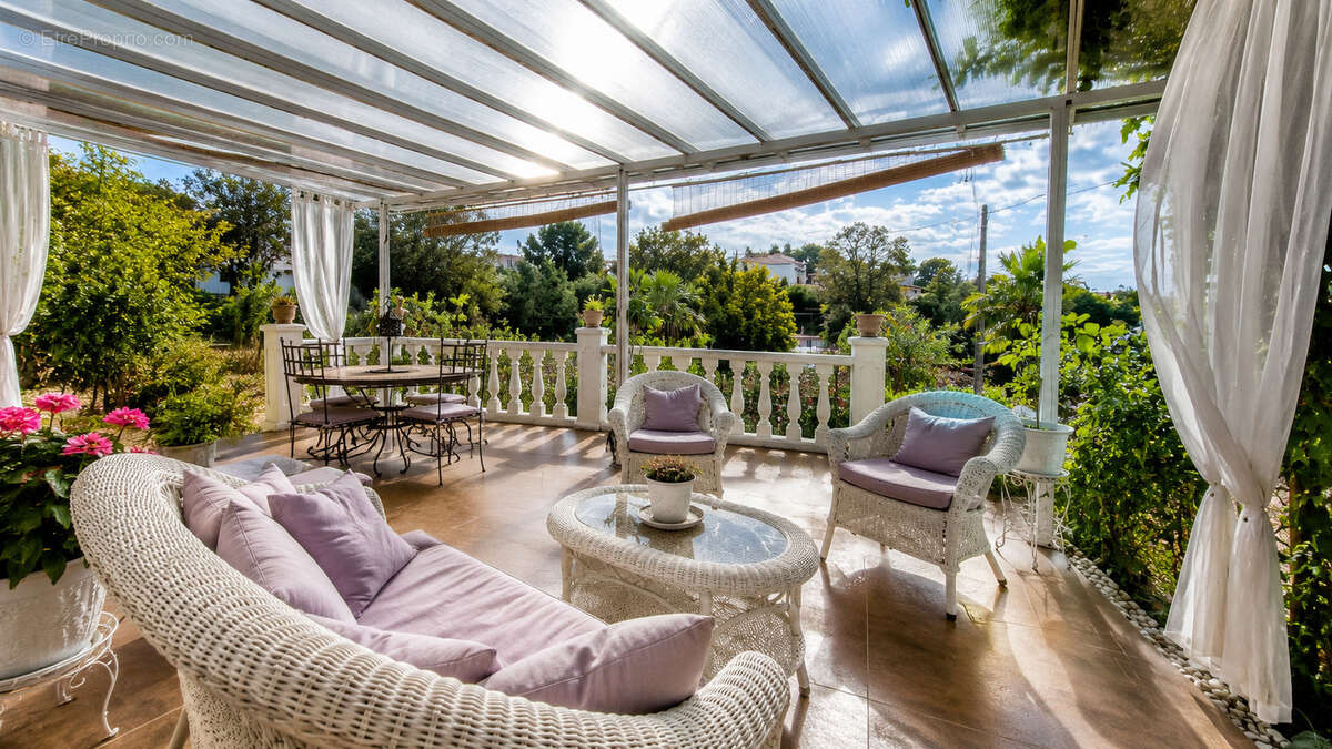 Appartement à VALLAURIS