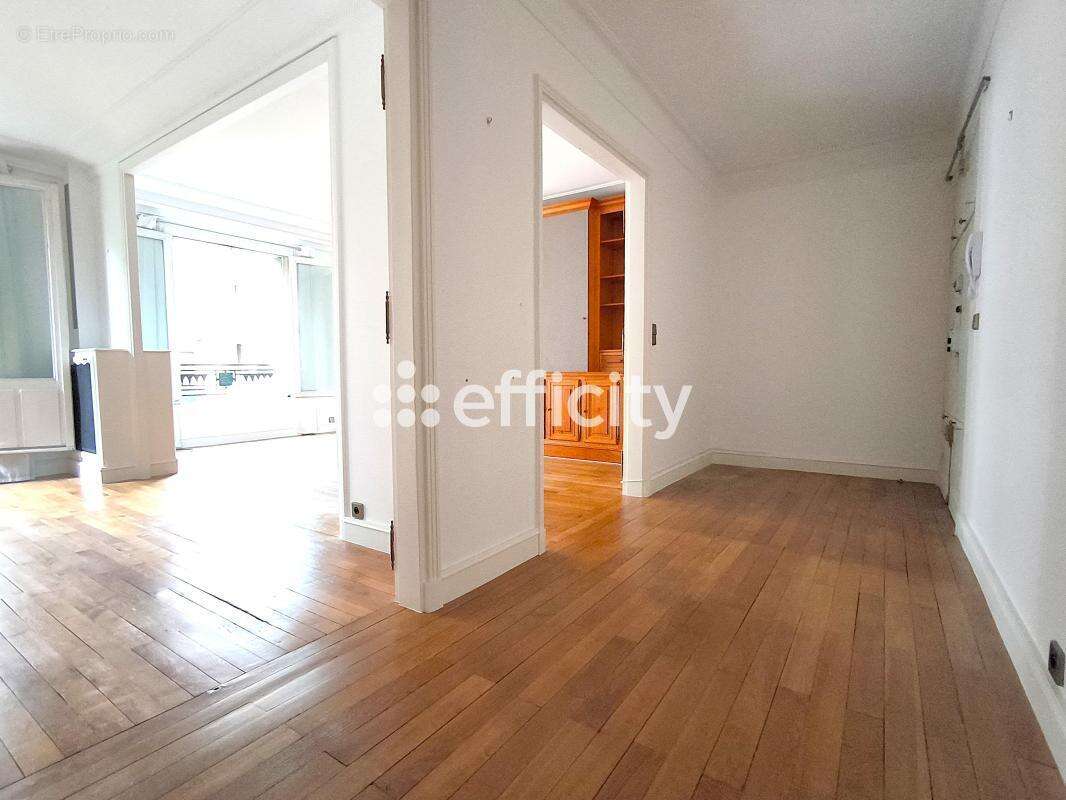Appartement à PARIS-19E