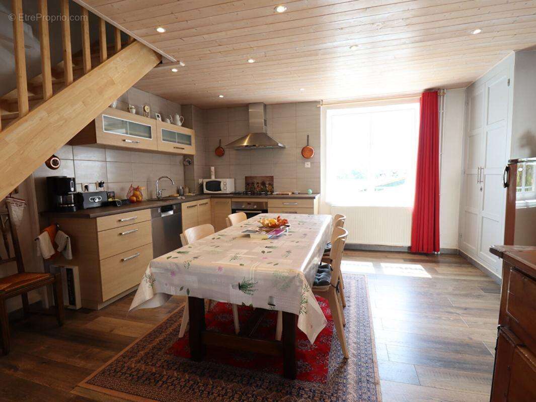 Maison à VOLLORE-MONTAGNE