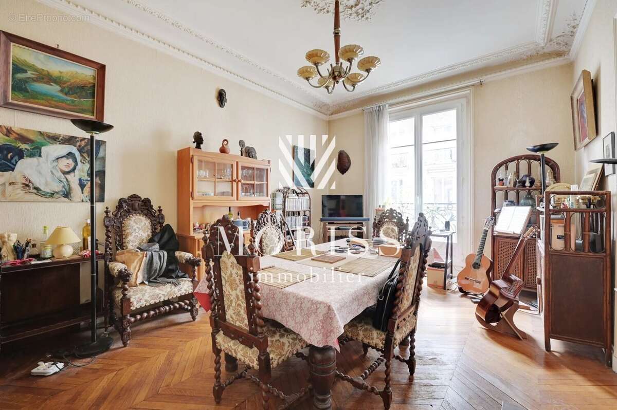Appartement à PARIS-3E