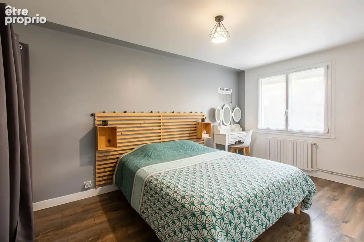 Une maison rénovée avec 6 chambres & 50 m² de garage - photo 8