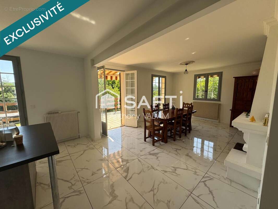 Maison 174 m² à Toulouse-Le-Chateau  - photo 5