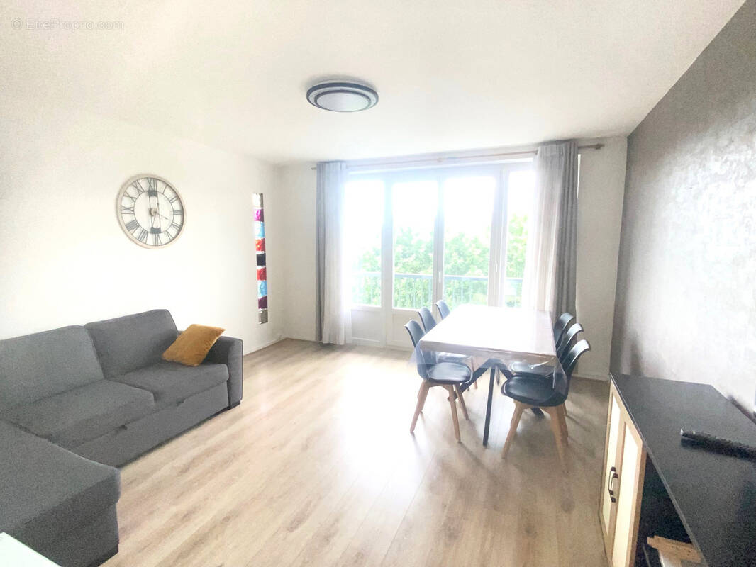 Appartement à EPINAY-SUR-SEINE