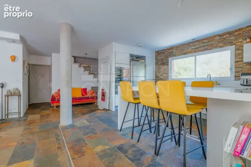 Maison familiale de 155 m² habitables avec 6 chambres et jardin paysagé - photo 2