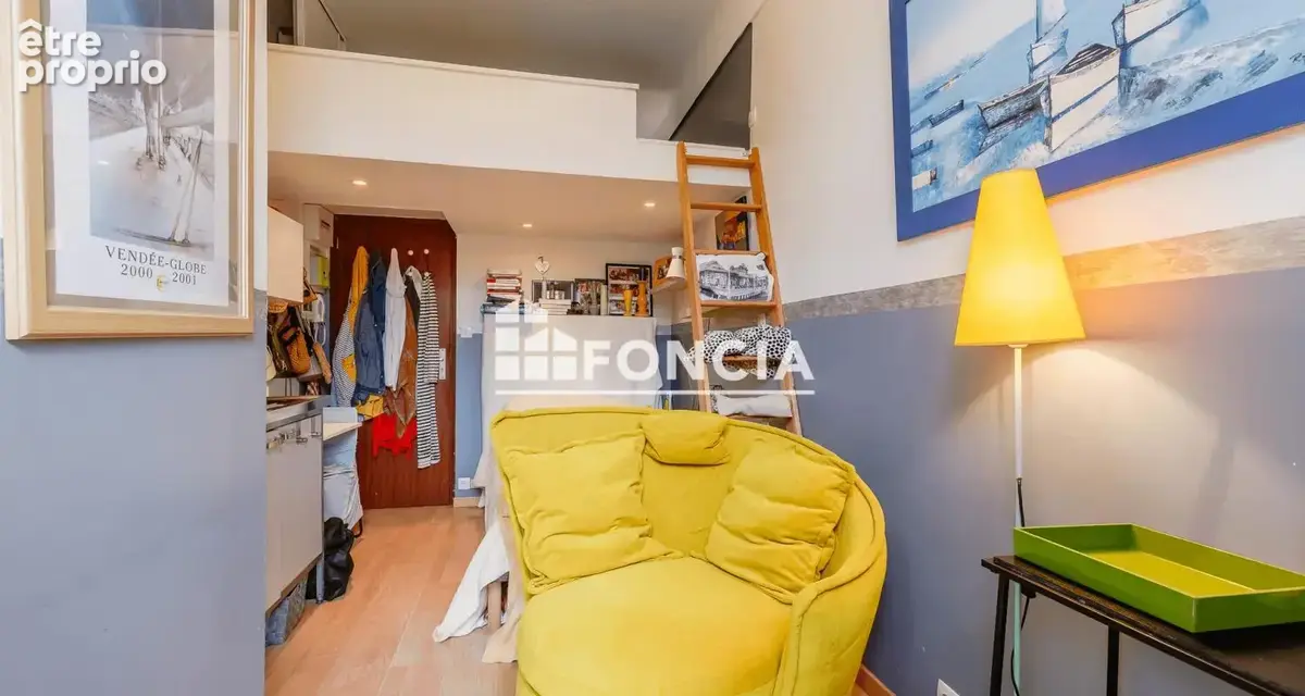LES SABLES D'OLONNE - CENTRE REMBLAI ET PLAGE - Studio avec mezzanine et balcon dans immeuble de caractère - 50m de la plage - photo 4
