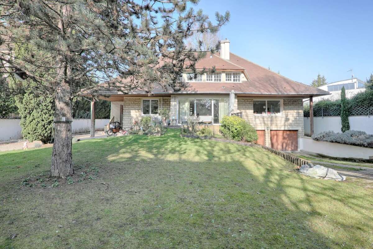 Maison à SAINT-MAUR-DES-FOSSES